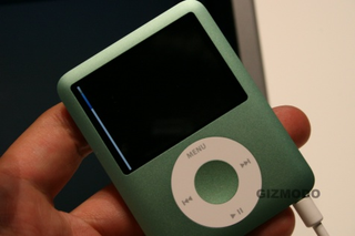 Illustration for article titled iPod Nano Hands On